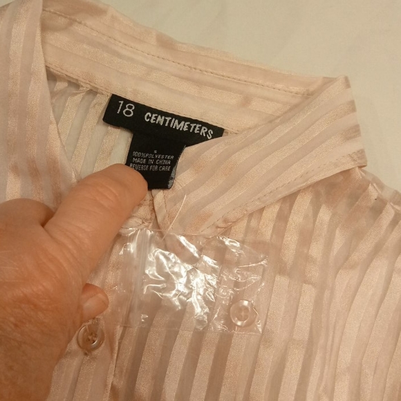 Shear light tan 18 Centimetres nwt top - Picture 4 of 4